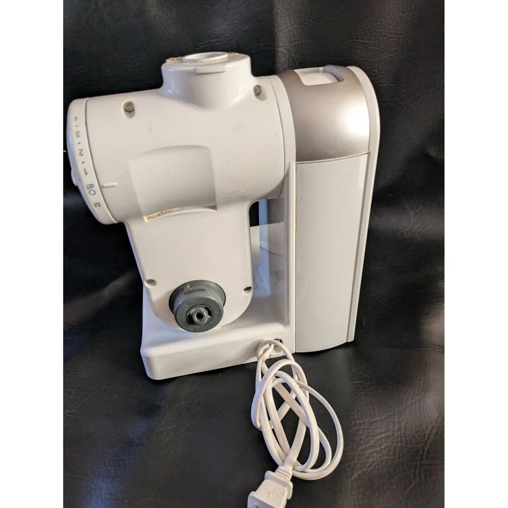 Bosch Compact 450W Kitchen Machine Motor Base MUM 4750UC/01 Working